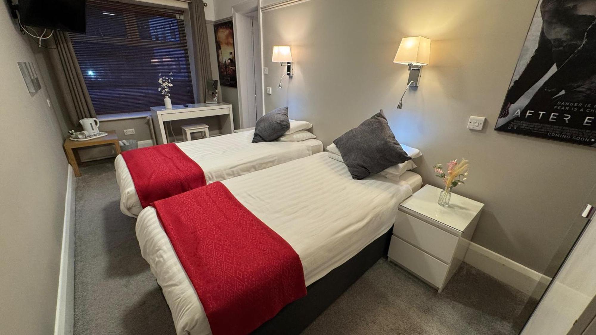 Hotel Celebrity Bournemouth East Cliff By Villare Hotels Bagian luar foto