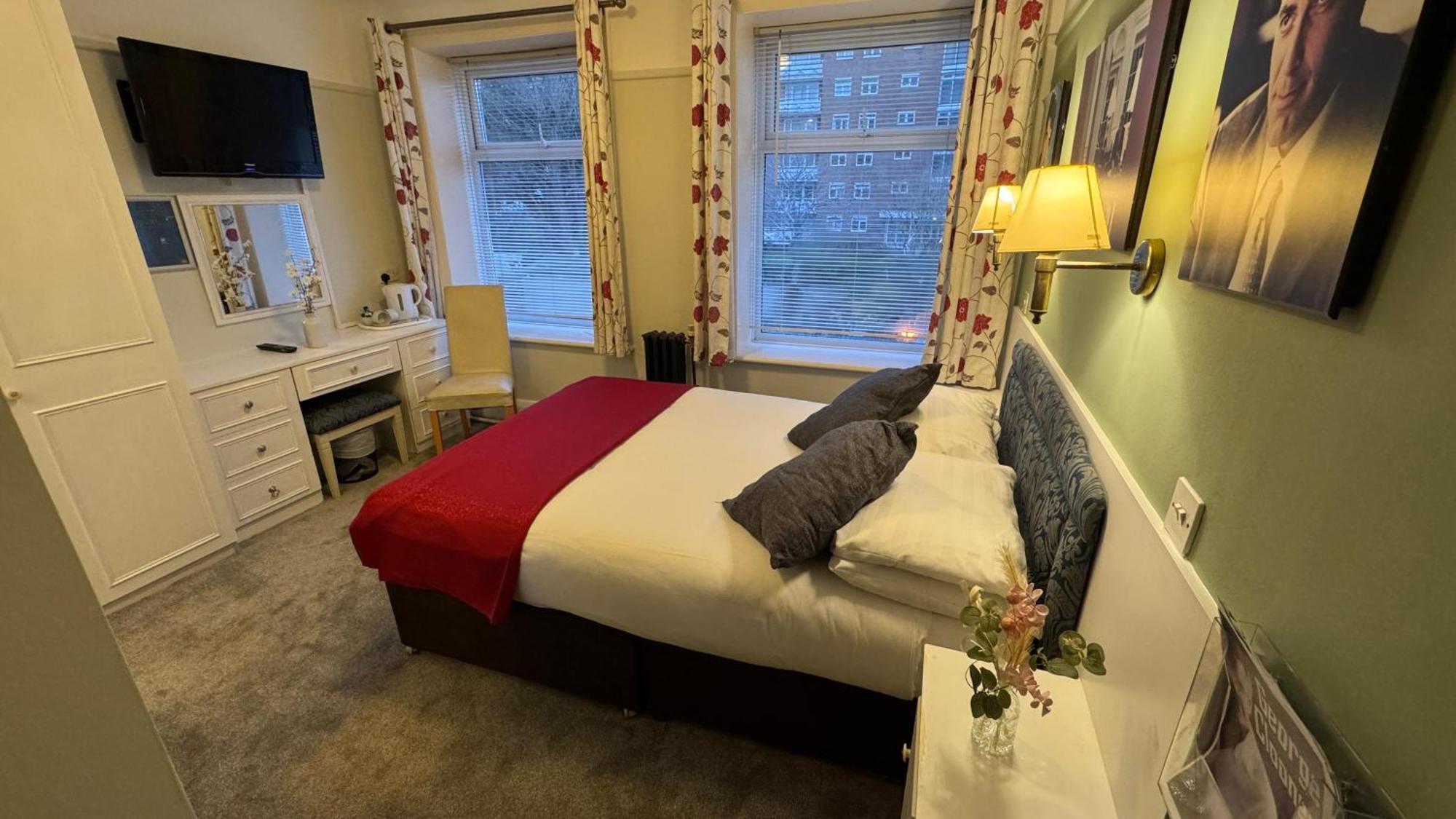 Hotel Celebrity Bournemouth East Cliff By Villare Hotels Bagian luar foto